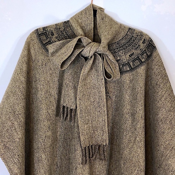 Vintage Aztec South American Art Printed Wool Fringe Blanket Cap --- One… - Picture 5 of 16